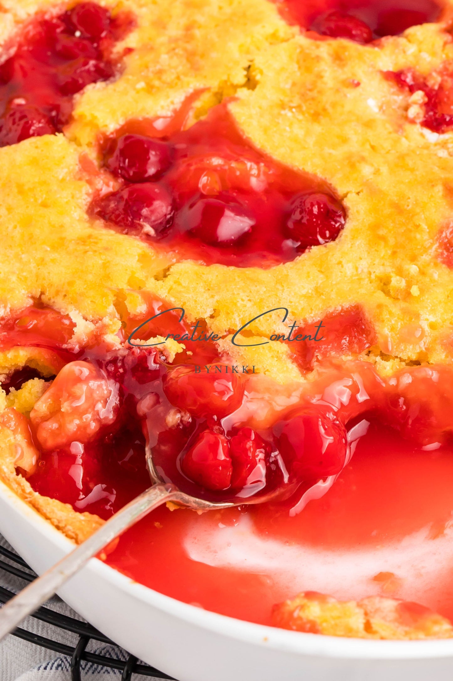 7up Cherry Cobbler Dump Cake - Exclusive