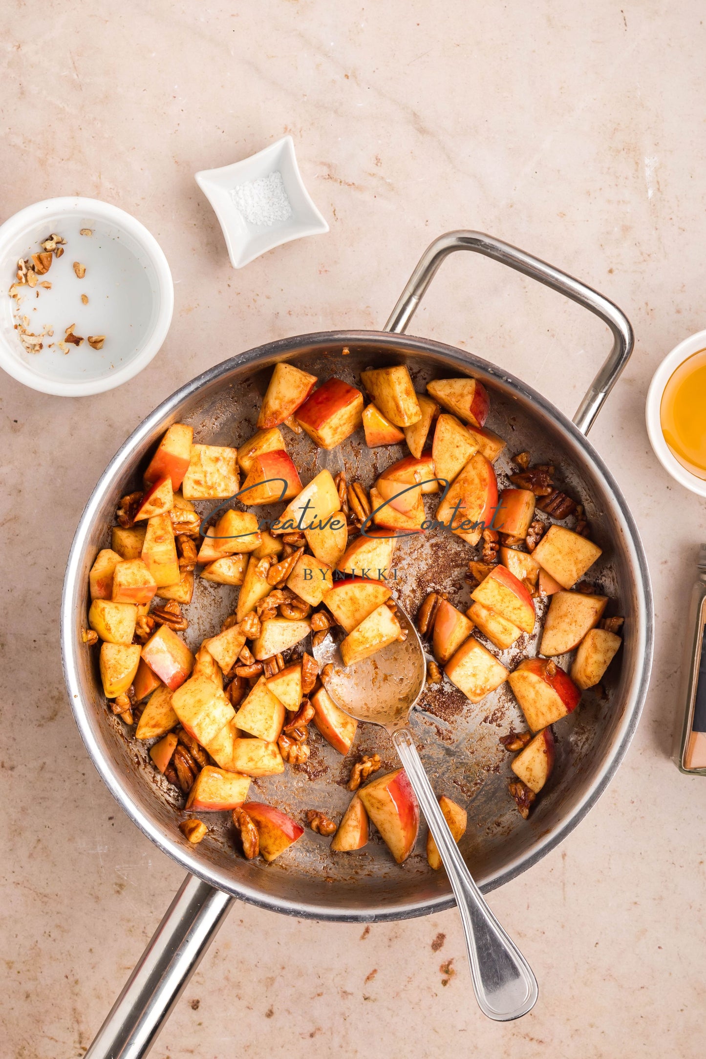 Apple Cinnamon Oatmeal - Exclusive