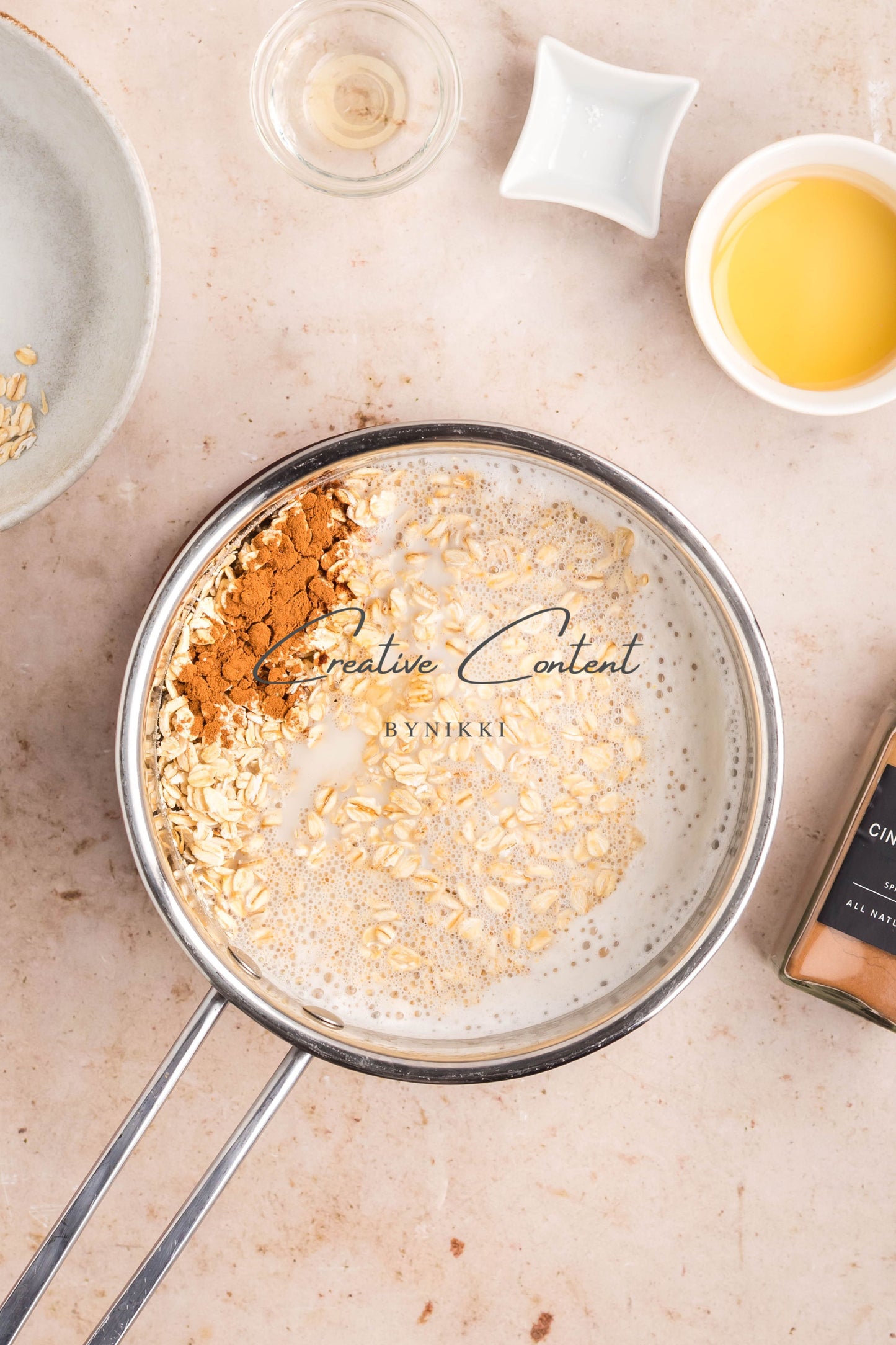 Apple Cinnamon Oatmeal - Exclusive