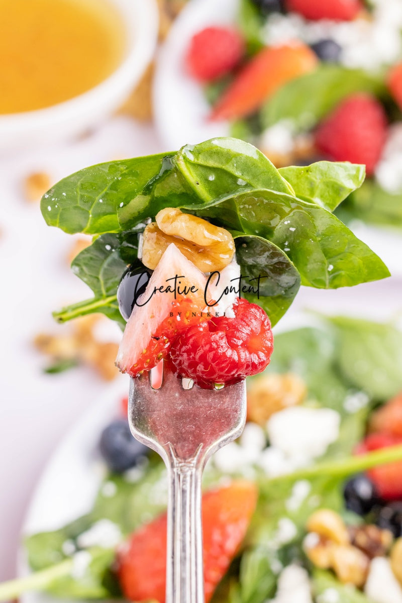 Spinach and Berry Salad - Set 1 of 2