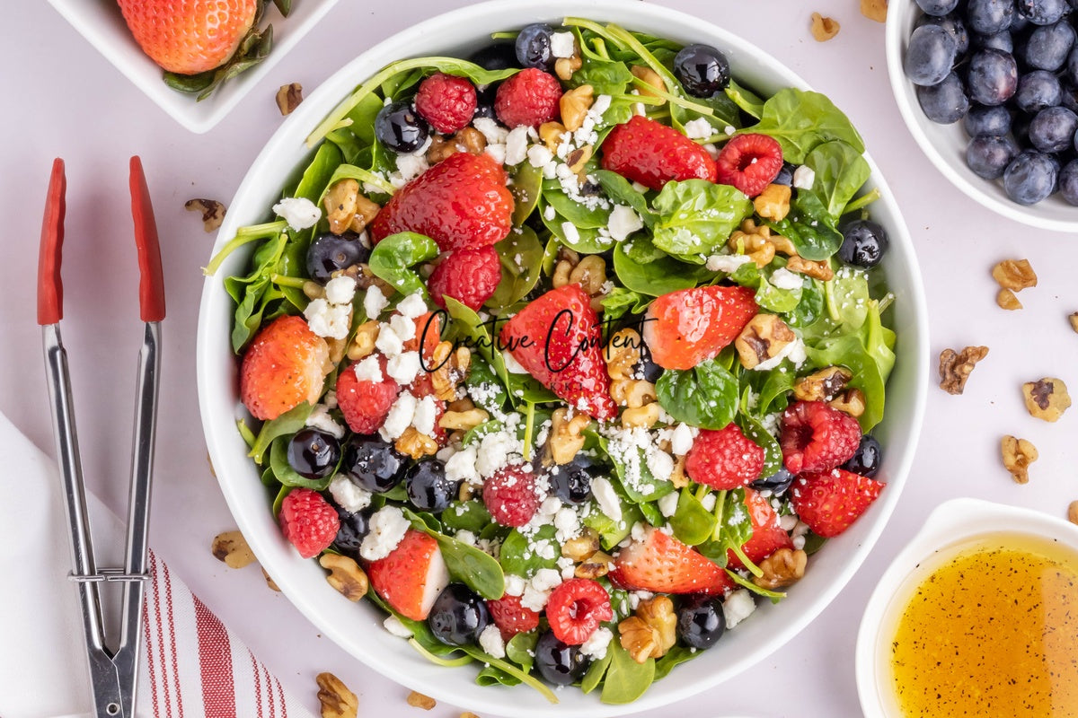 Spinach and Berry Salad - Set 1 of 2