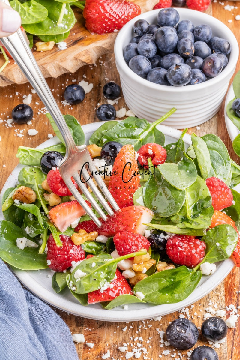 Spinach and Berry Salad - Set 2 of 2