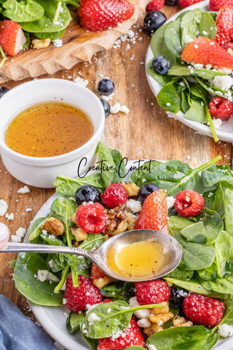 Spinach and Berry Salad - Set 2 of 2