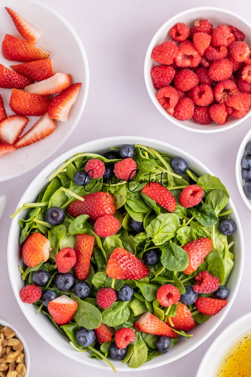 Spinach and Berry Salad - Set 1 of 2