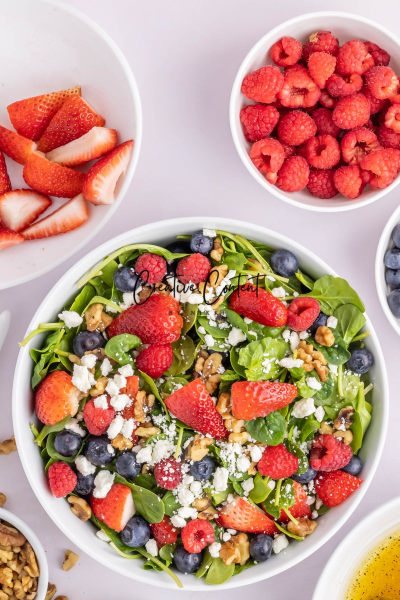 Spinach and Berry Salad - Set 1 of 2