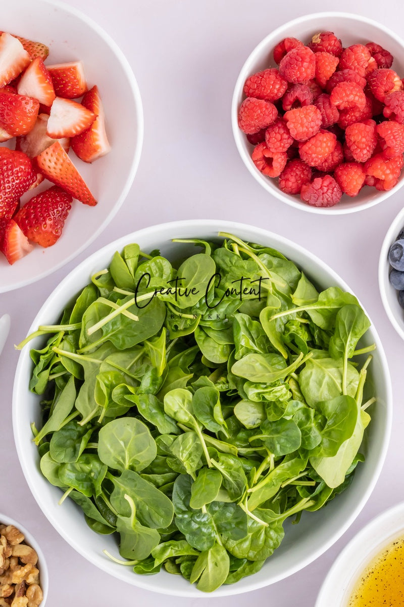 Spinach and Berry Salad - Set 1 of 2