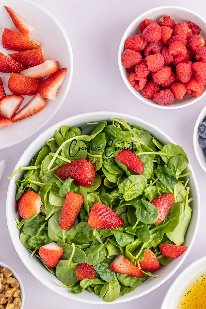 Spinach and Berry Salad - Set 2 of 2