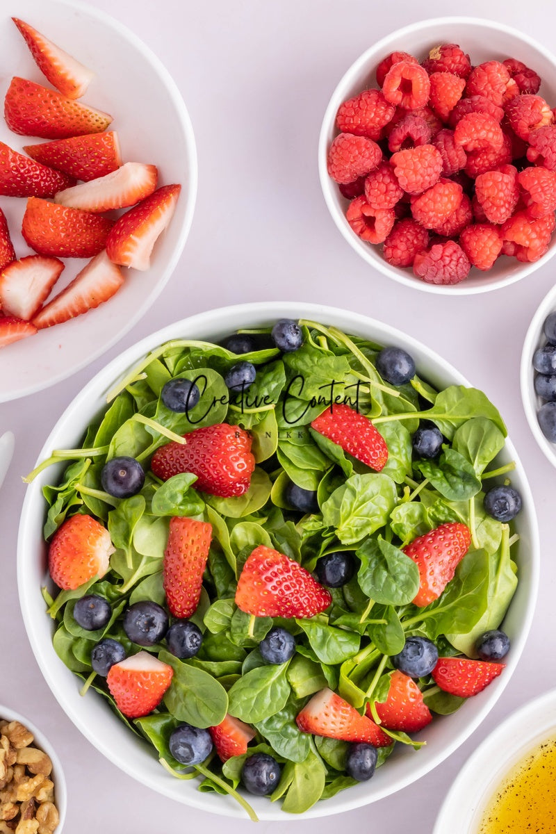 Spinach and Berry Salad - Set 1 of 2