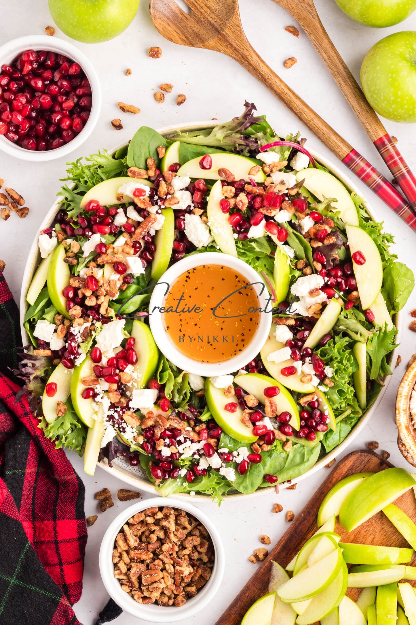 Christmas Wreath Salad -  Exclusive