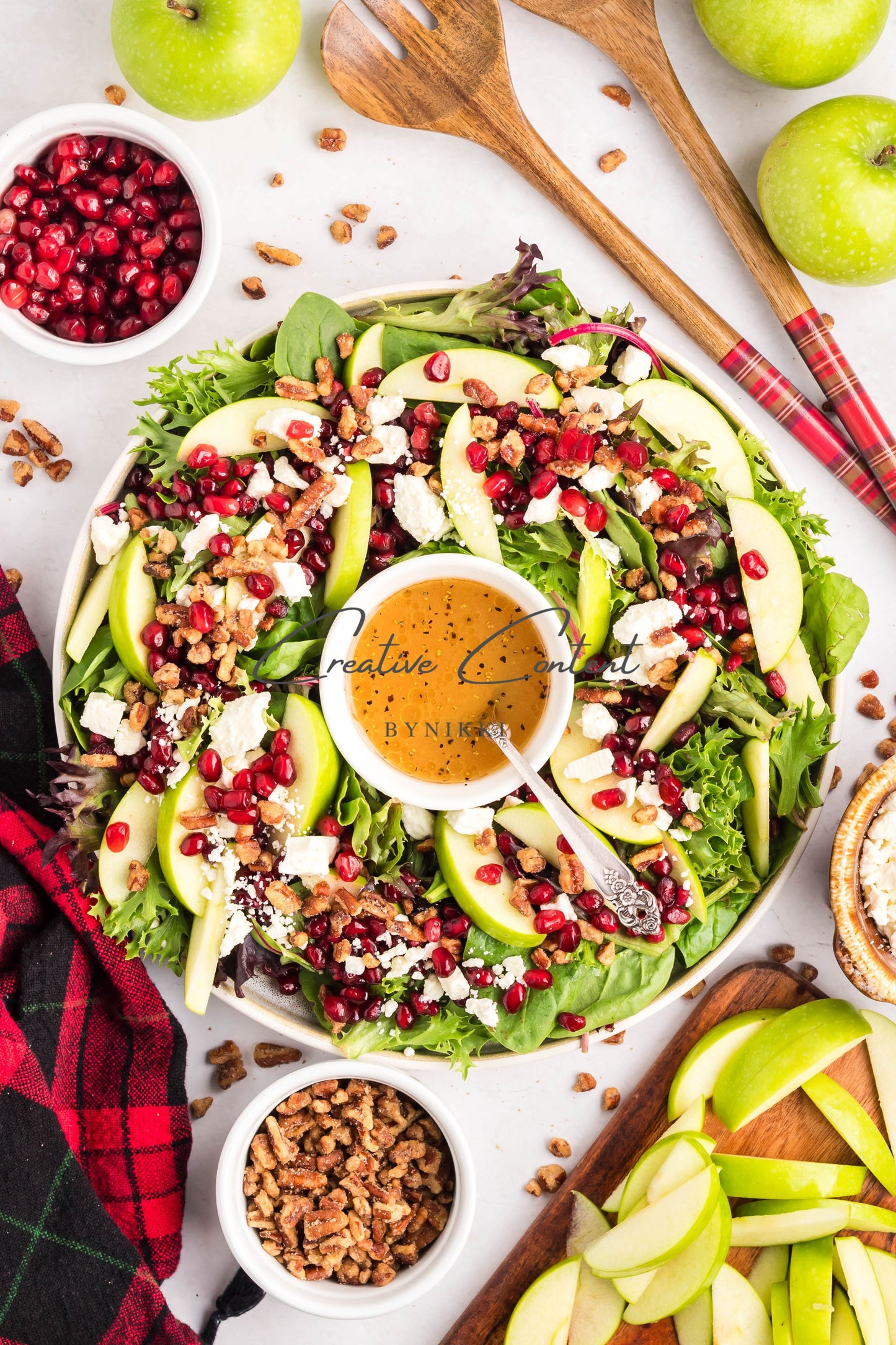 Christmas Wreath Salad -  Exclusive