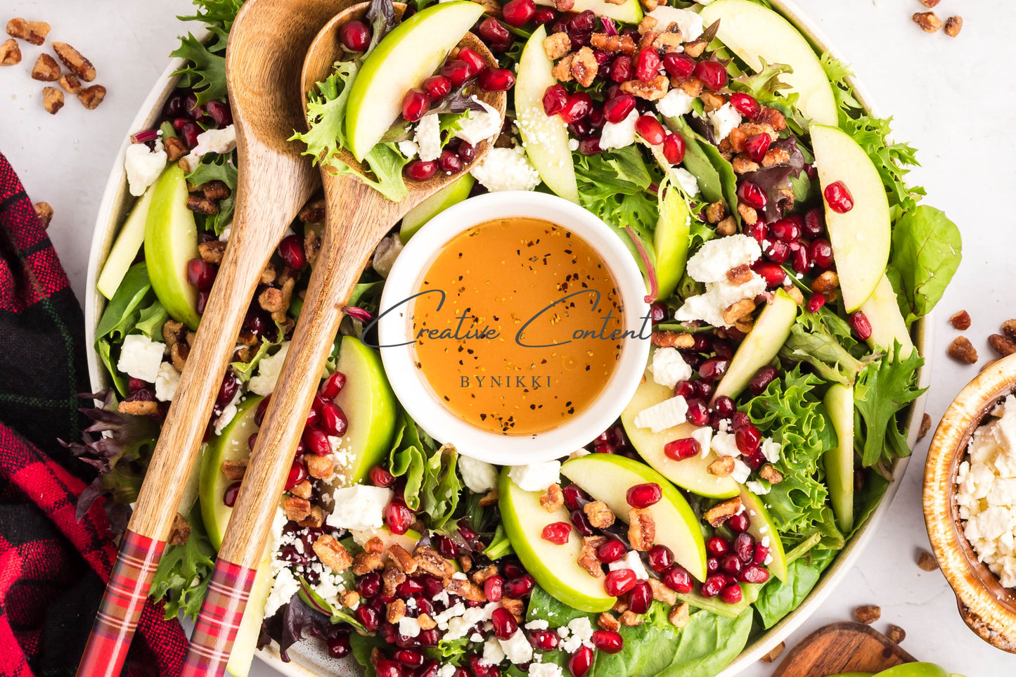 Christmas Wreath Salad -  Exclusive