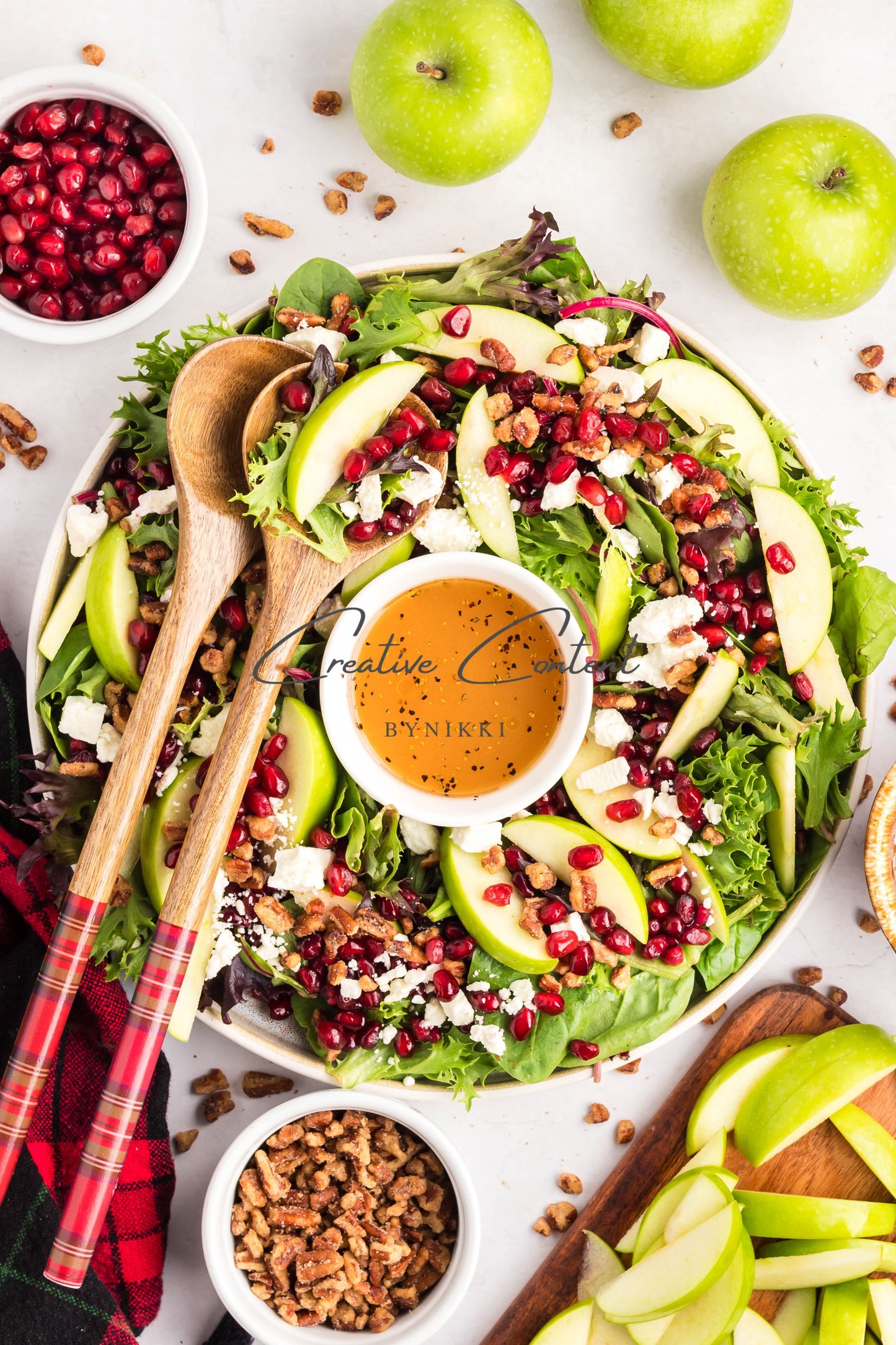 Christmas Wreath Salad -  Exclusive