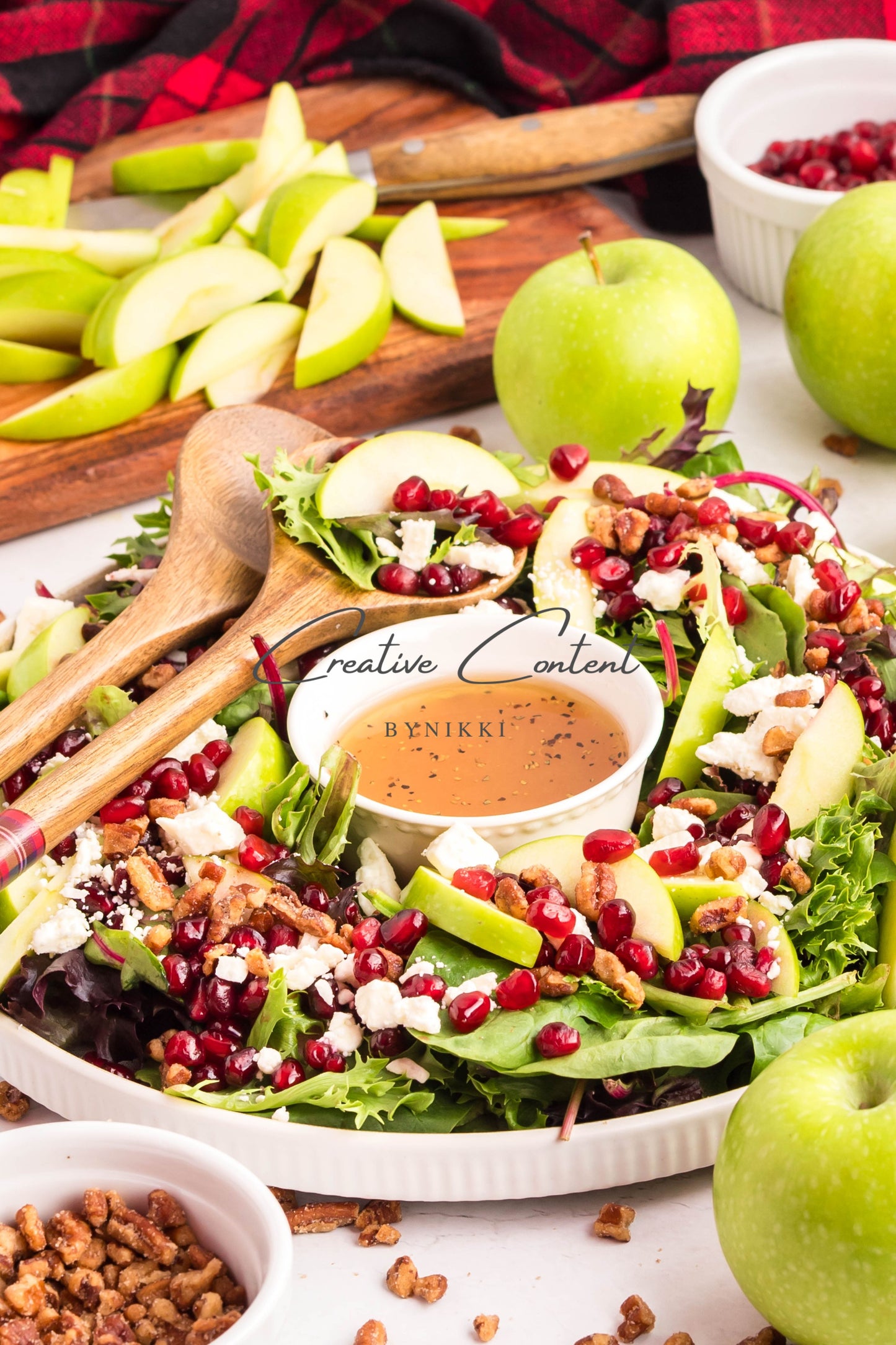 Christmas Wreath Salad -  Exclusive