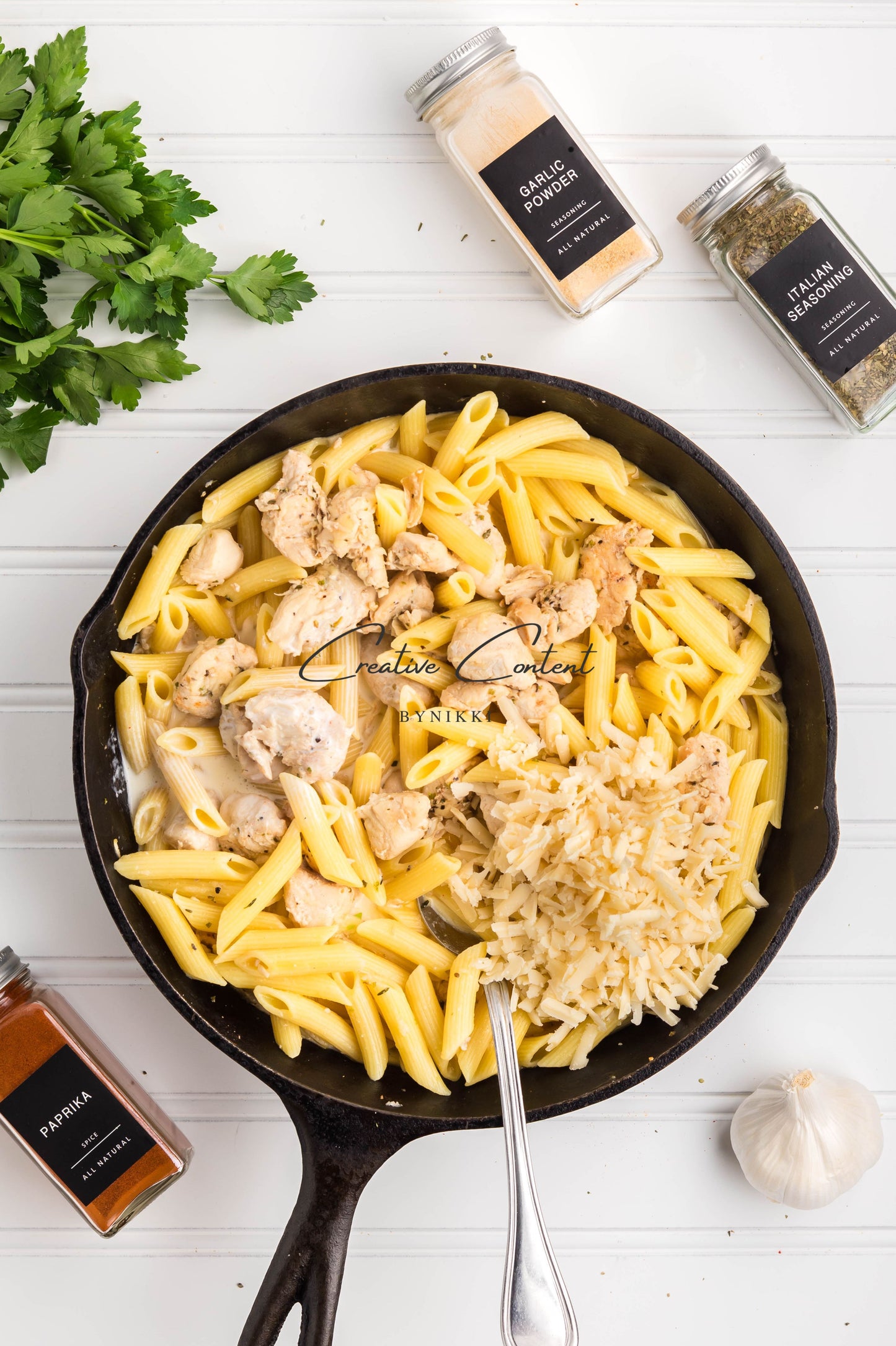 Creamy Garlic Chicken Pasta - Exclusive