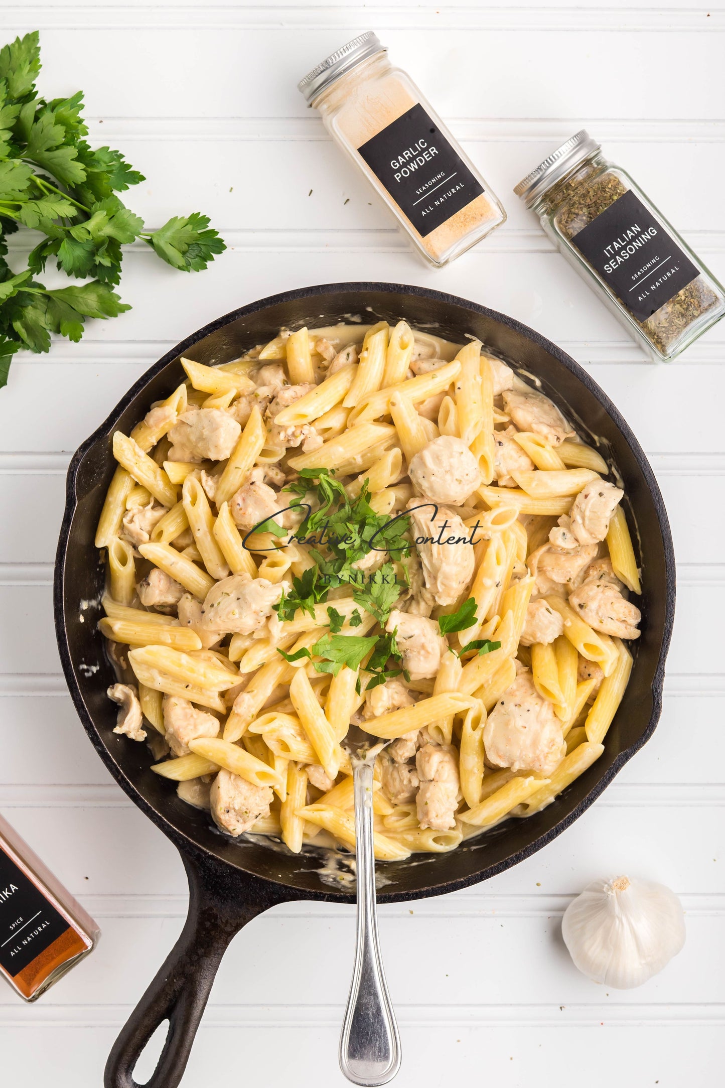 Creamy Garlic Chicken Pasta - Exclusive