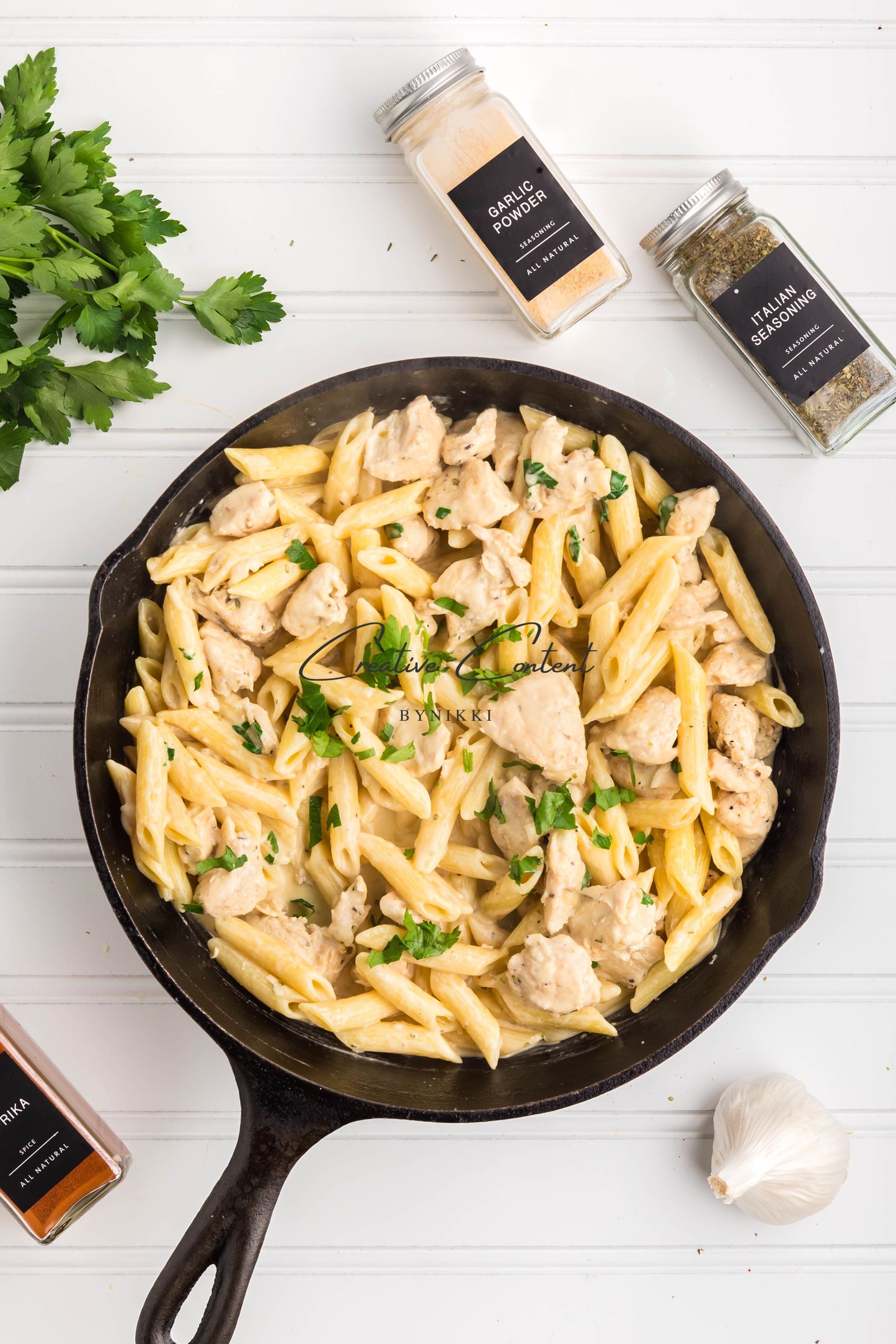 Creamy Garlic Chicken Pasta - Exclusive