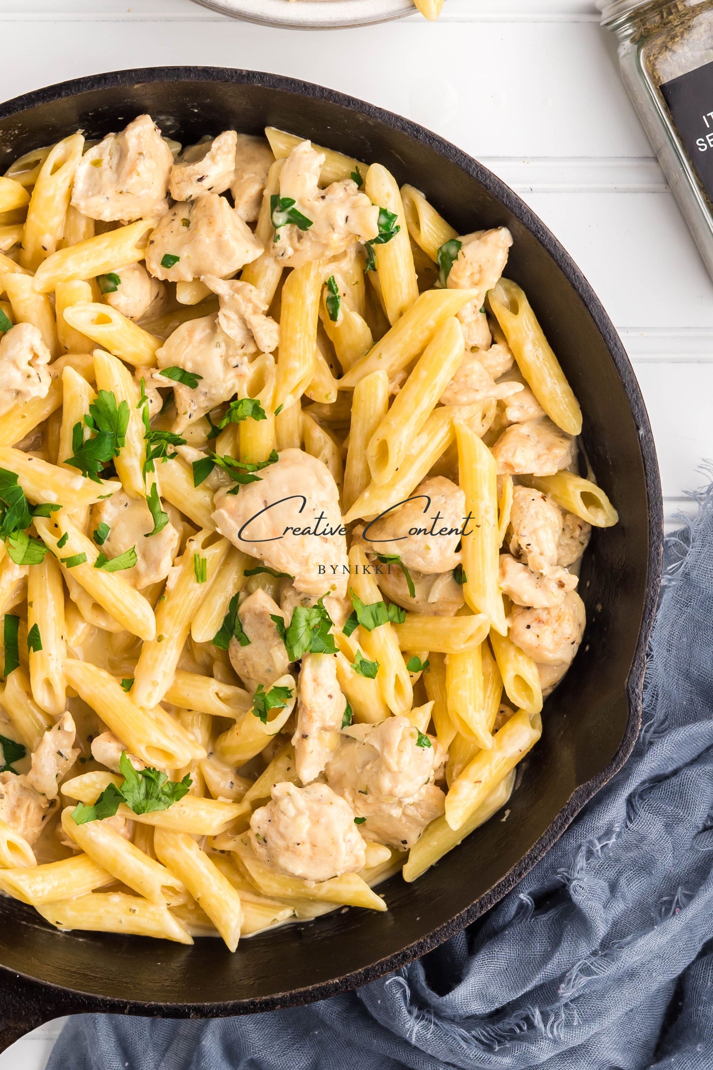 Creamy Garlic Chicken Pasta - Exclusive