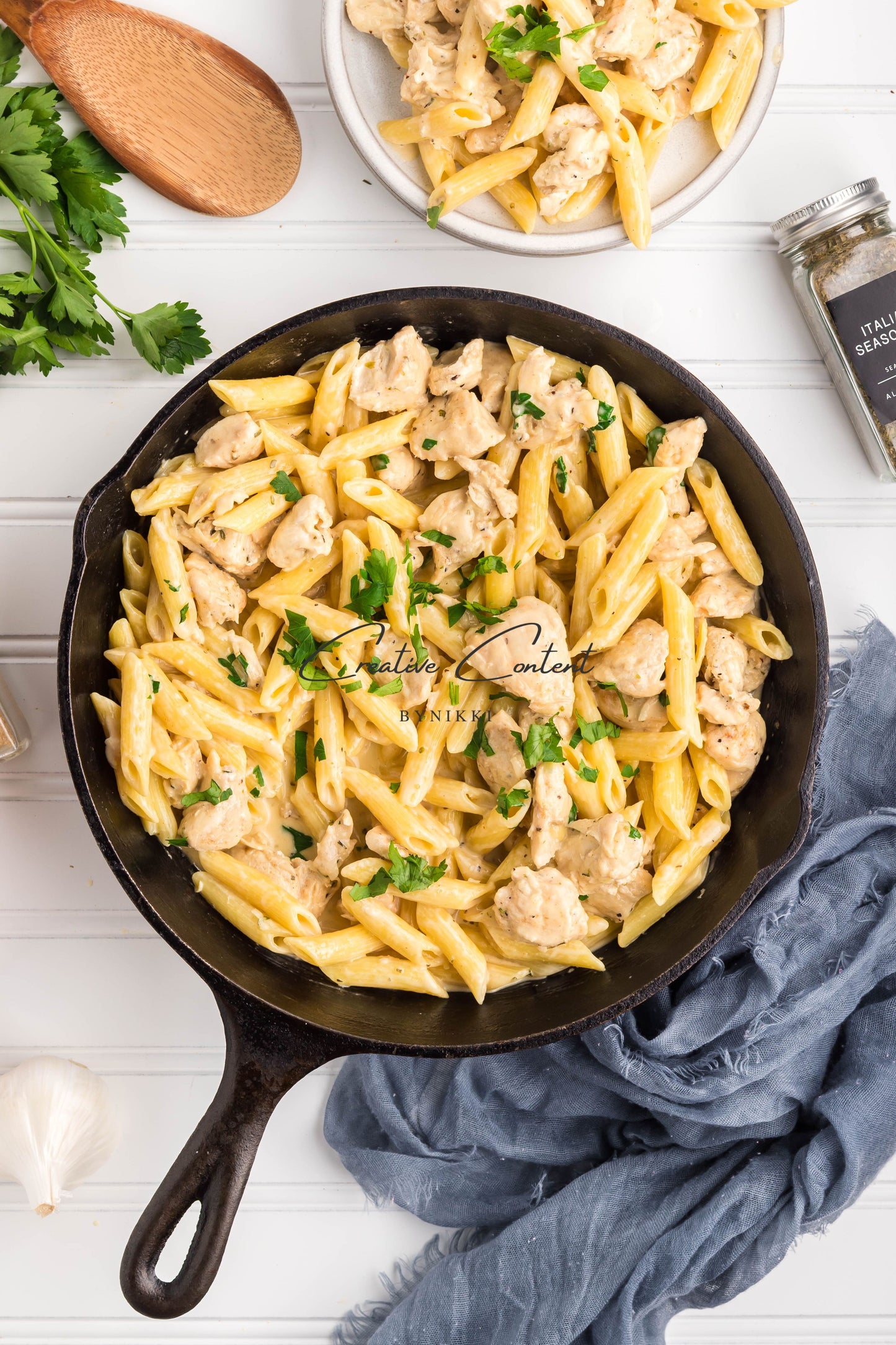 Creamy Garlic Chicken Pasta - Exclusive