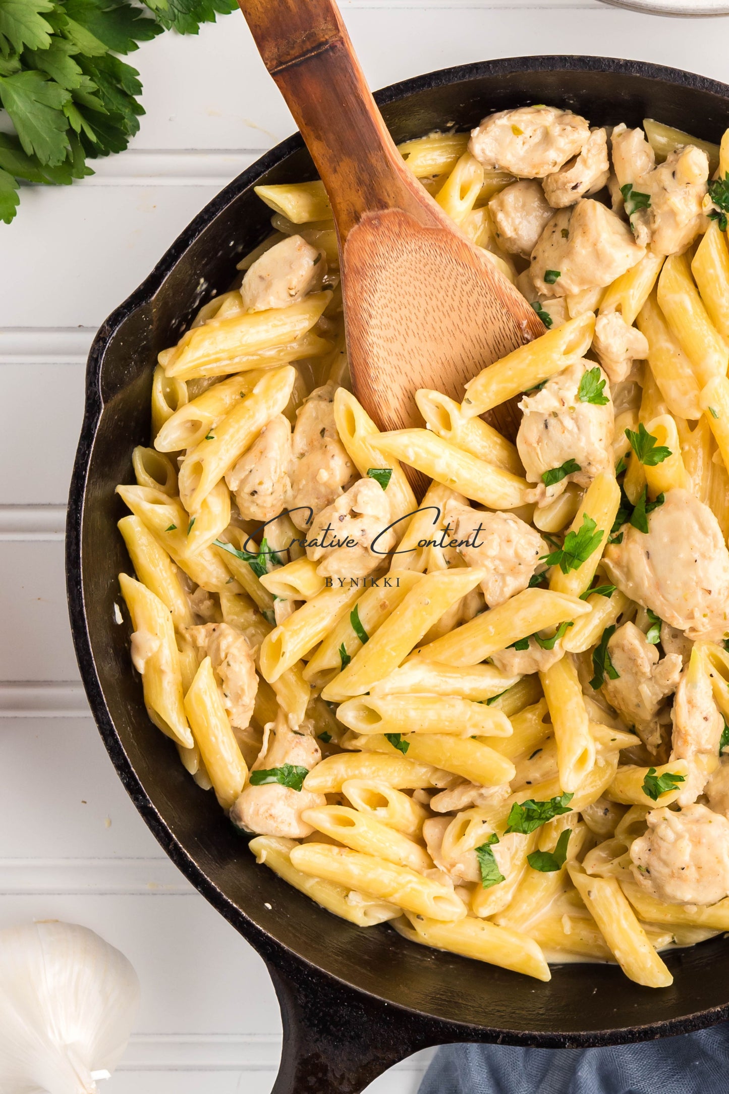Creamy Garlic Chicken Pasta - Exclusive