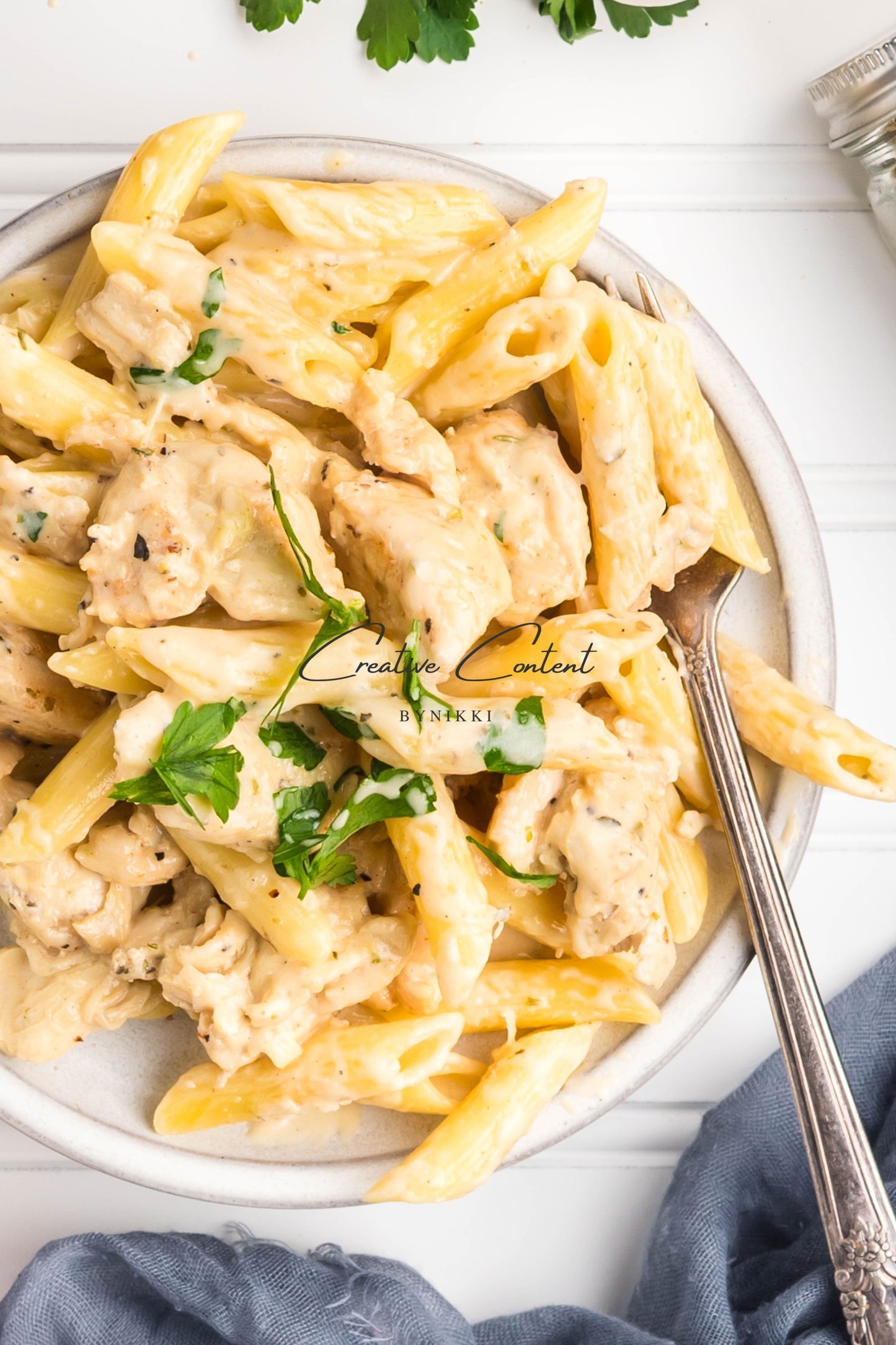 Creamy Garlic Chicken Pasta - Exclusive