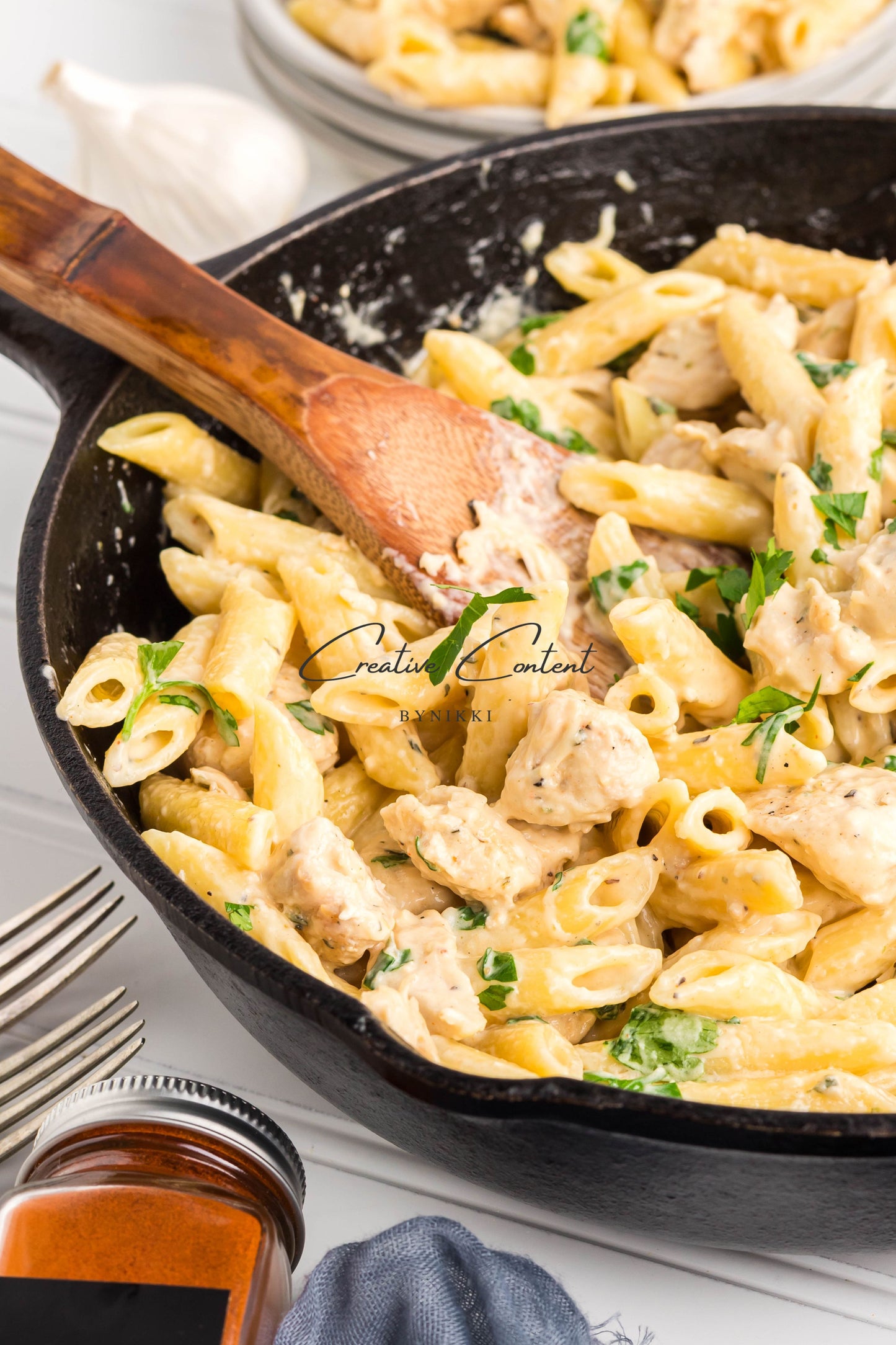 Creamy Garlic Chicken Pasta - Exclusive