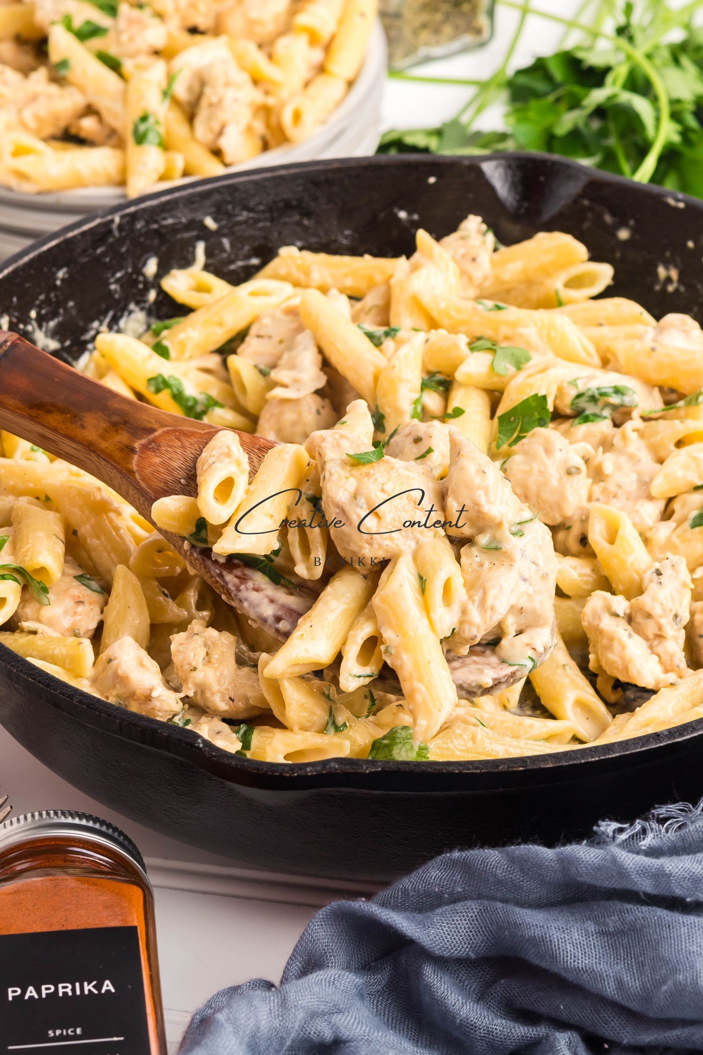 Creamy Garlic Chicken Pasta - Exclusive