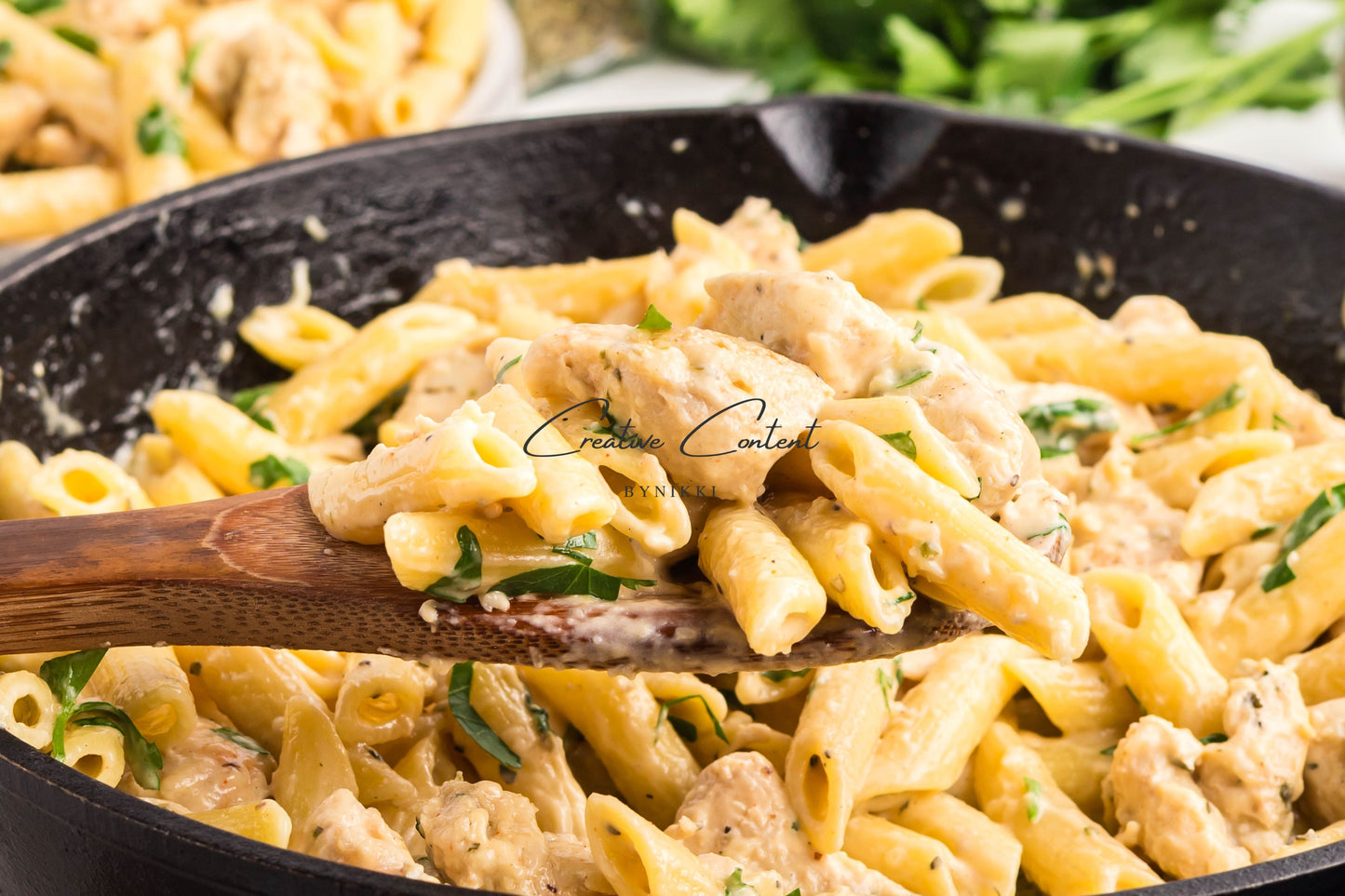 Creamy Garlic Chicken Pasta - Exclusive