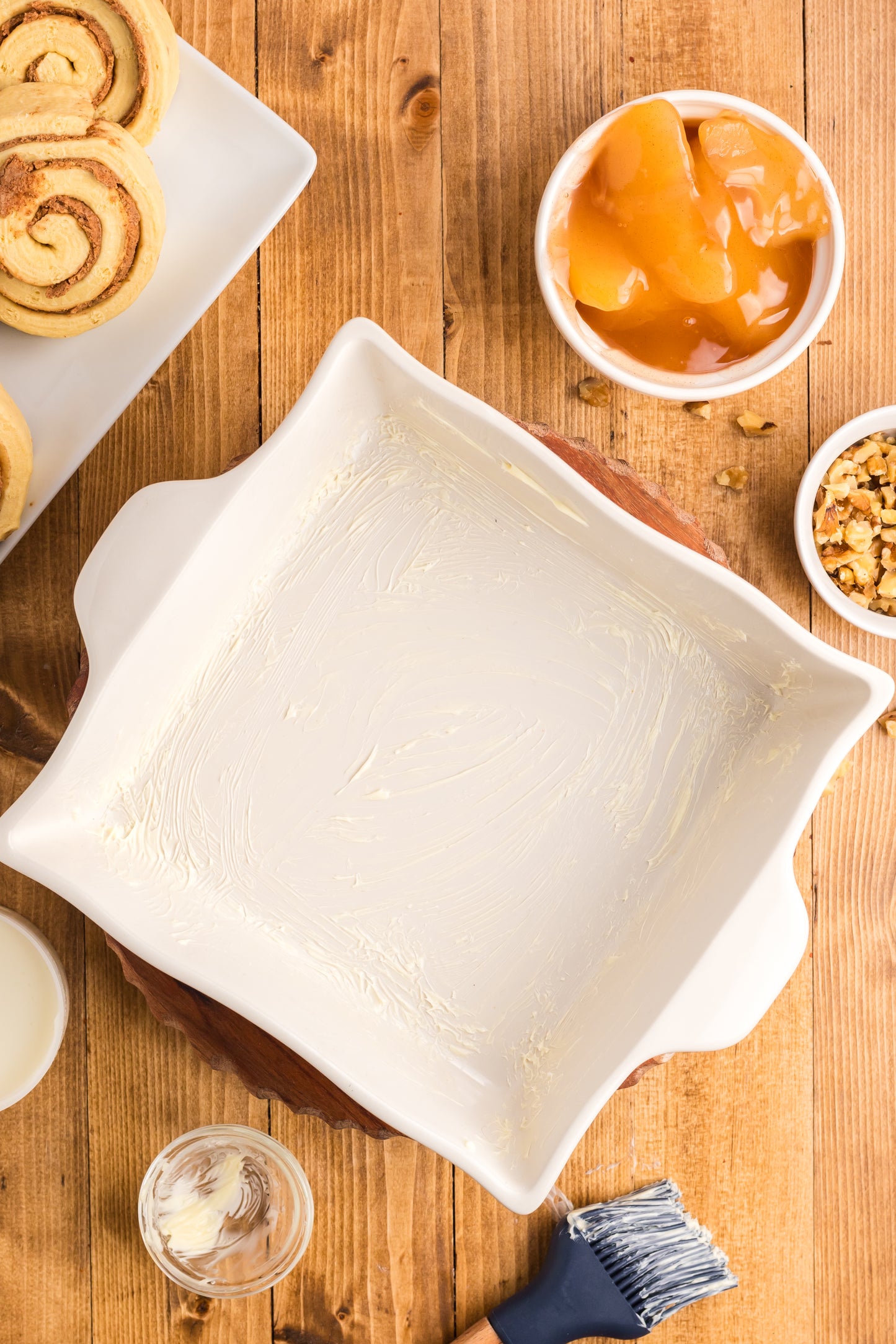 Easy Apple Cinnamon Rolls - Exclusive