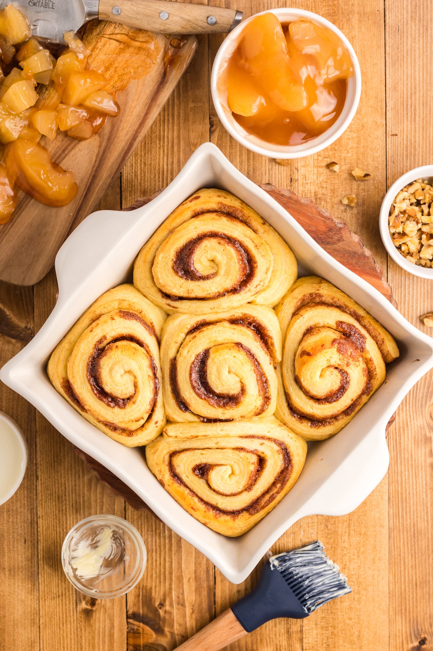 Easy Apple Cinnamon Rolls - Exclusive