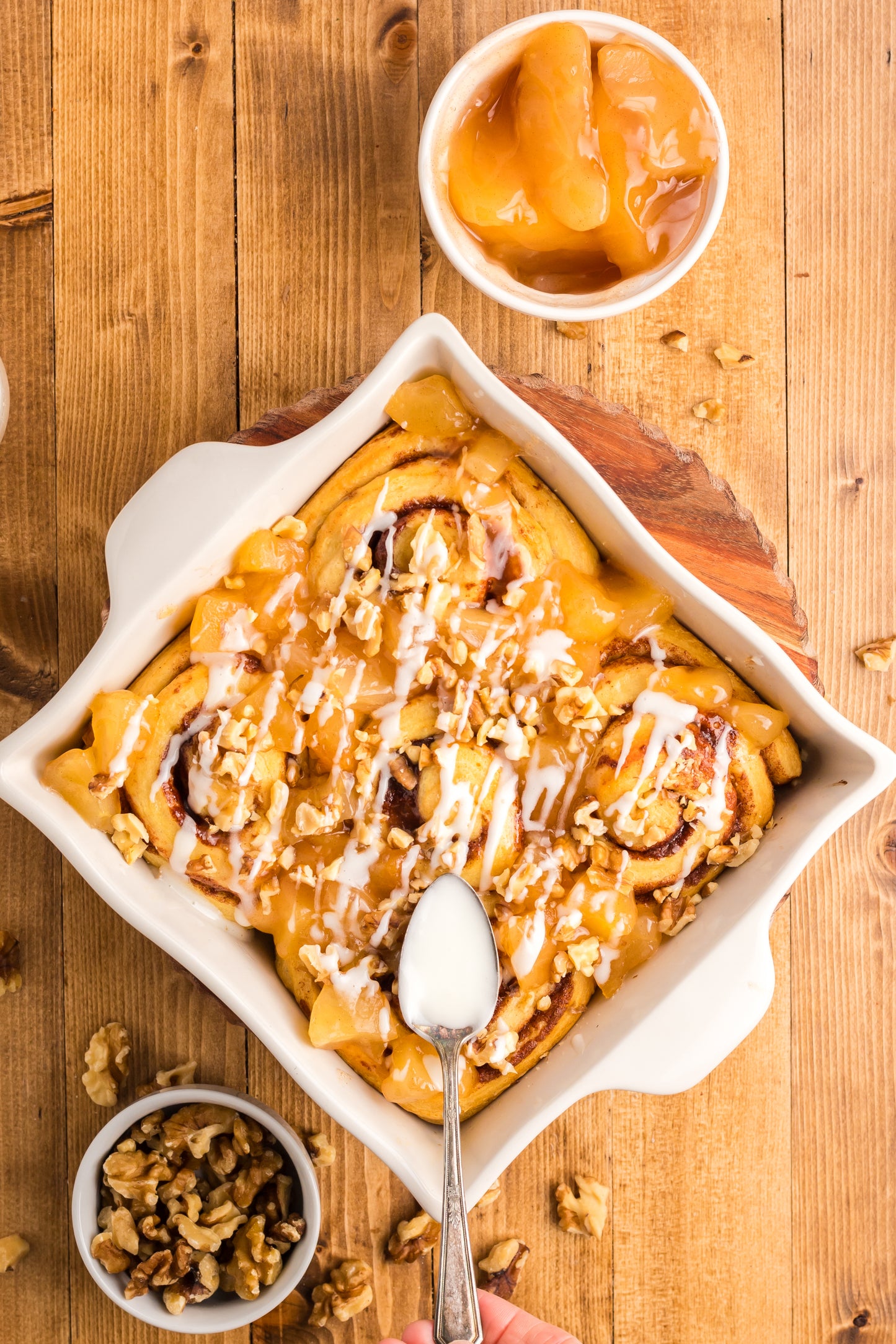 Easy Apple Cinnamon Rolls - Exclusive