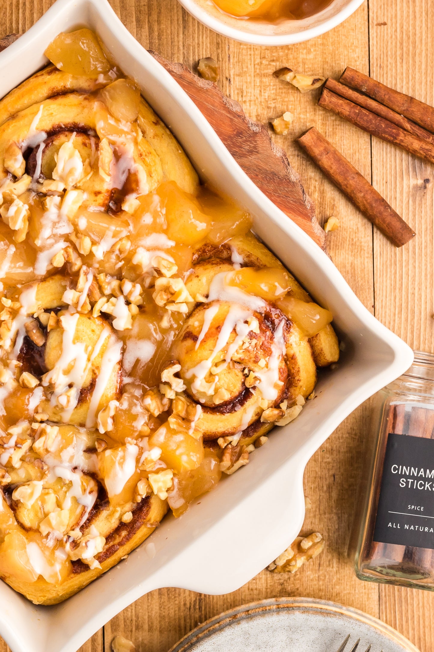 Easy Apple Cinnamon Rolls - Exclusive