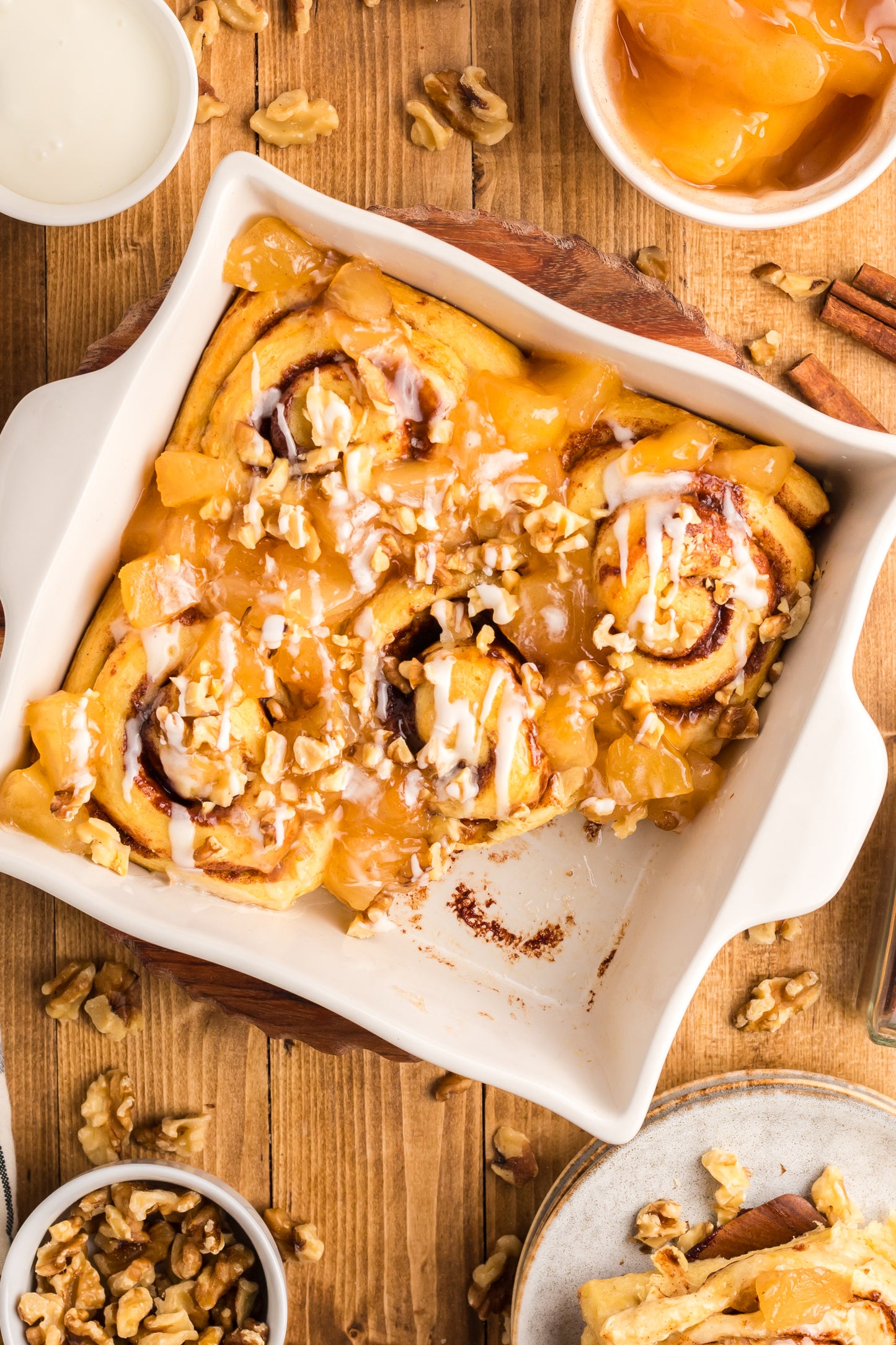 Easy Apple Cinnamon Rolls - Exclusive