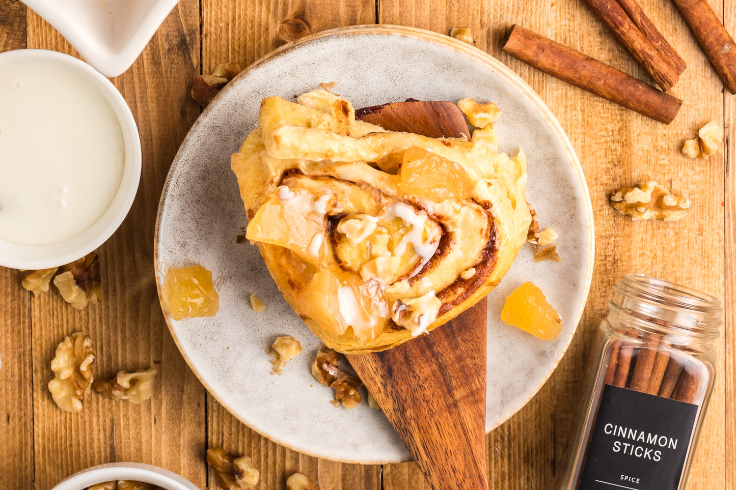 Easy Apple Cinnamon Rolls - Exclusive