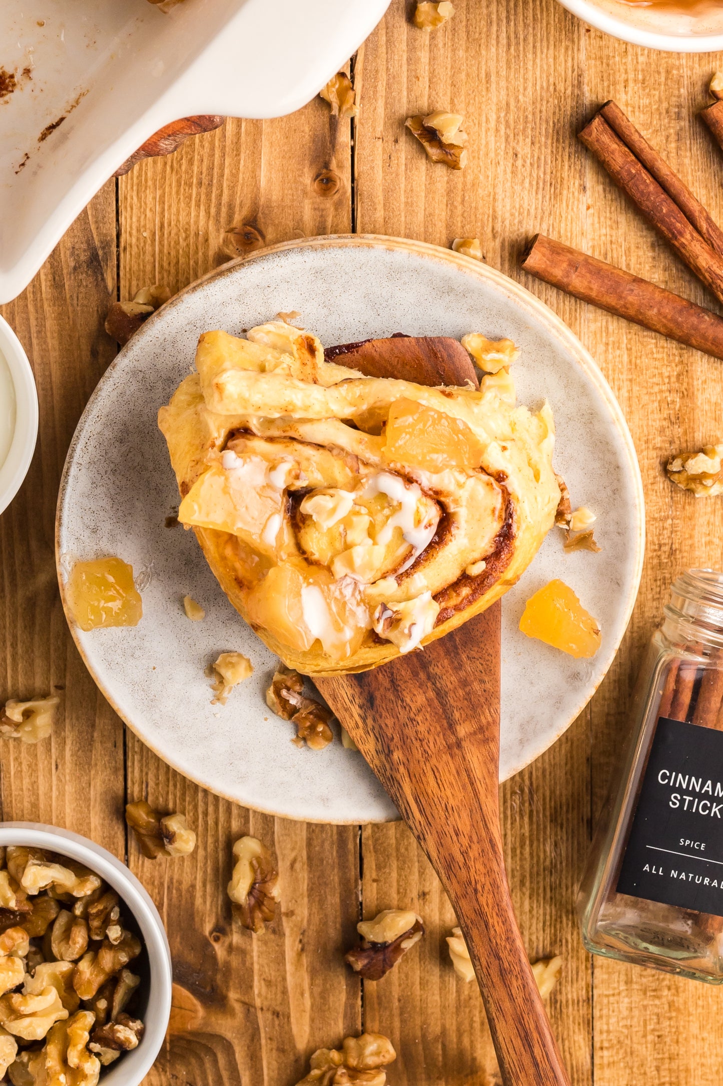 Easy Apple Cinnamon Rolls - Exclusive