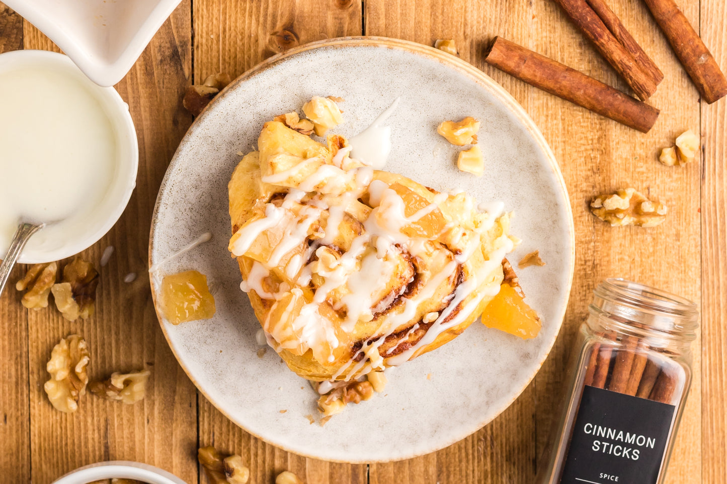Easy Apple Cinnamon Rolls - Exclusive