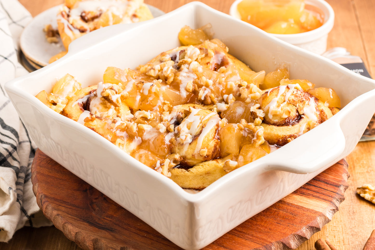 Easy Apple Cinnamon Rolls - Exclusive