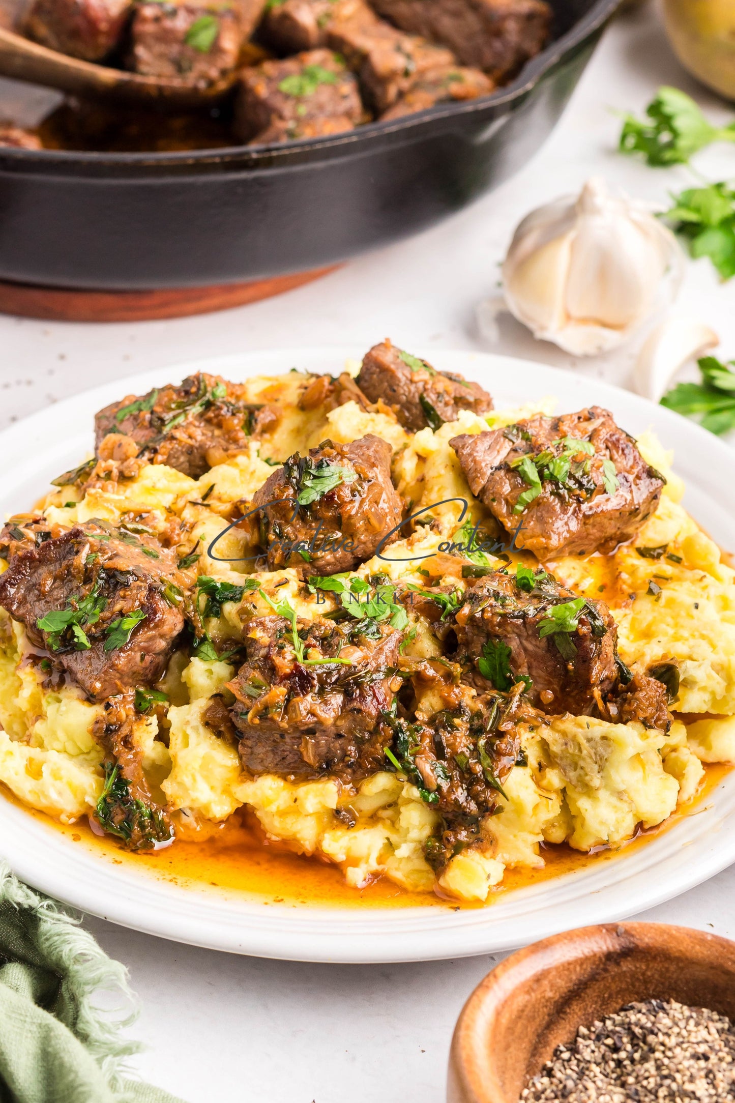 Cowboy Garlic Buttered Steak Bites + Roasted Garlic Mashed Potatoes -  Exclusive
