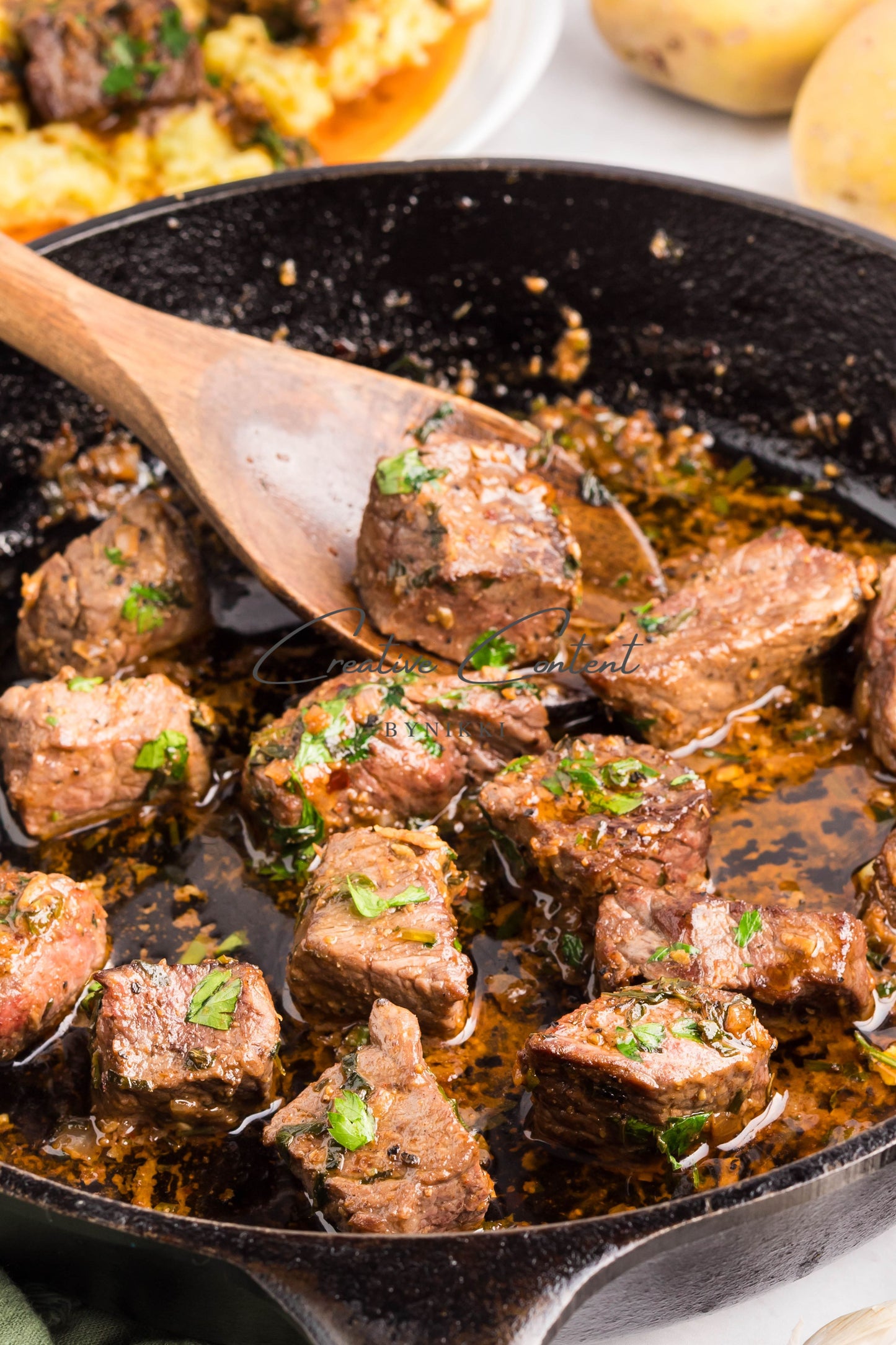 Cowboy Garlic Buttered Steak Bites + Roasted Garlic Mashed Potatoes -  Exclusive