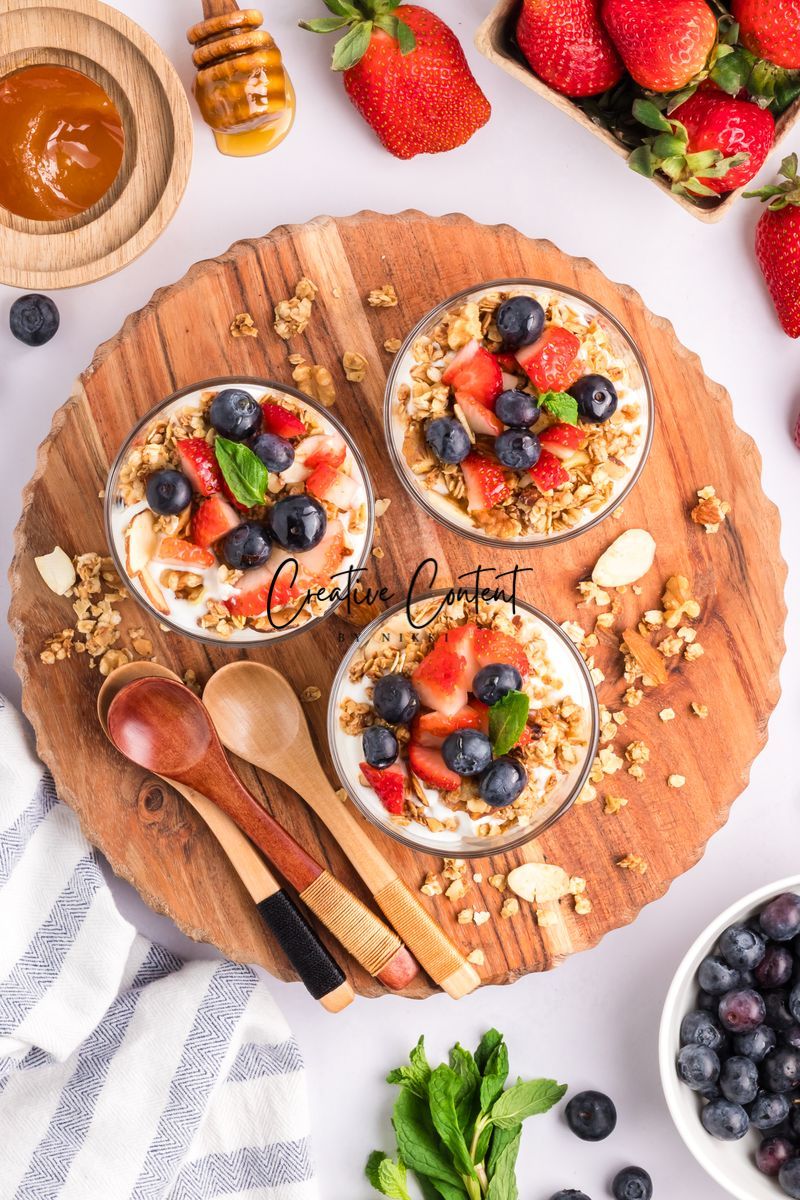 Greek Yogurt Parfait + Granola (2 recipes) - Exclusive