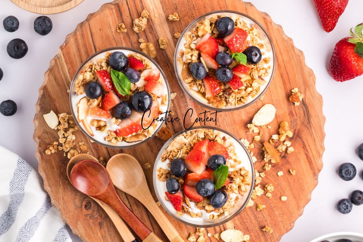 Greek Yogurt Parfait + Granola (2 recipes) - Exclusive