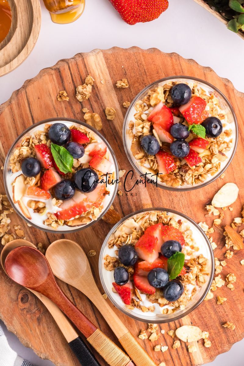 Greek Yogurt Parfait + Granola (2 recipes) - Exclusive