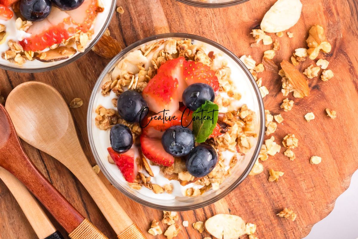 Greek Yogurt Parfait + Granola (2 recipes) - Exclusive