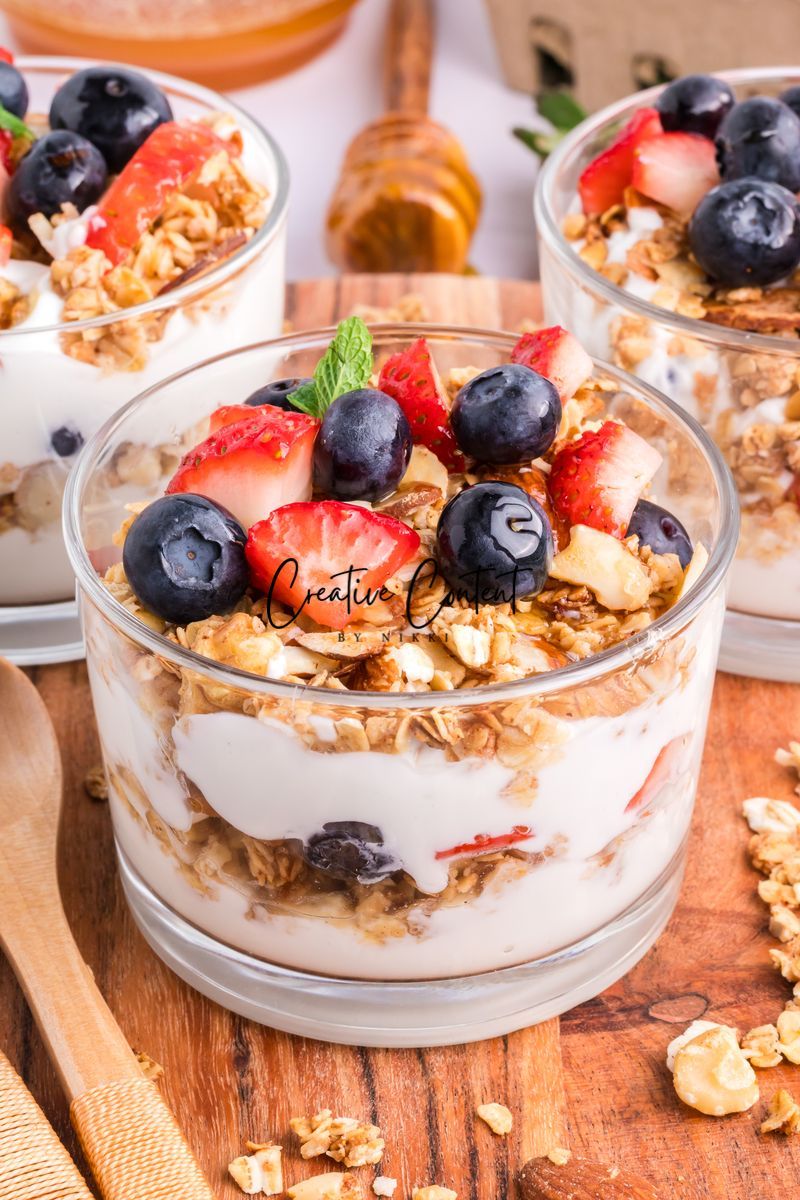 Greek Yogurt Parfait + Granola (2 recipes) - Exclusive