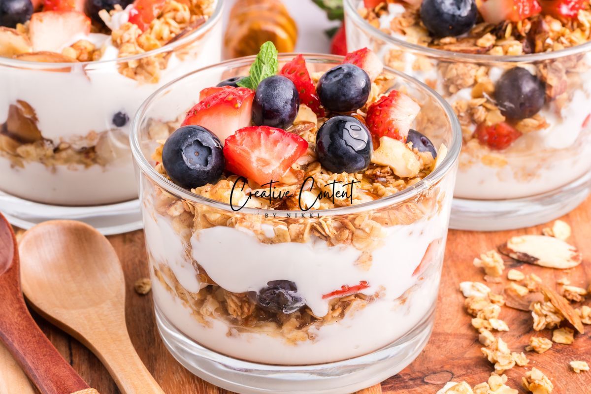 Greek Yogurt Parfait + Granola (2 recipes) - Exclusive