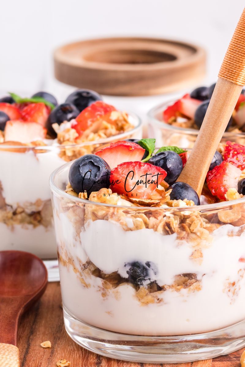 Greek Yogurt Parfait + Granola (2 recipes) - Exclusive