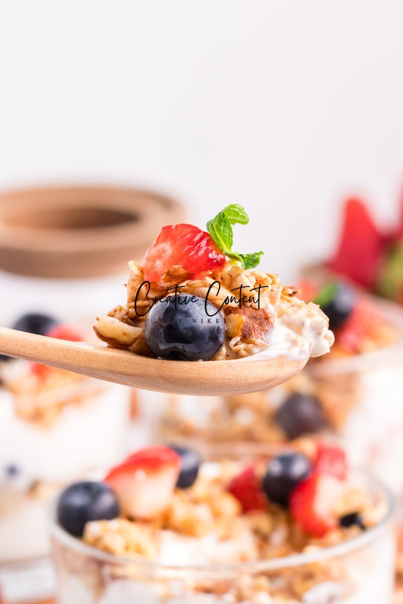 Greek Yogurt Parfait + Granola (2 recipes) - Exclusive