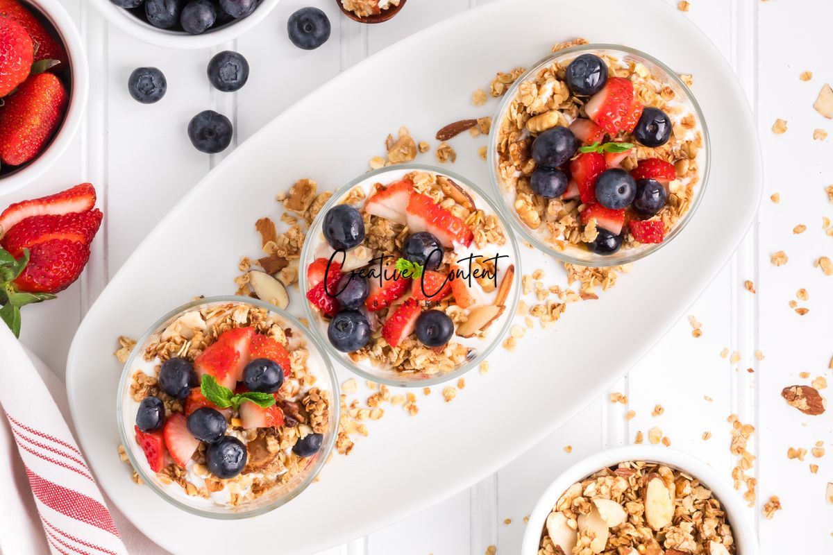 Greek Yogurt Parfait + Granola (2 recipes) - Exclusive