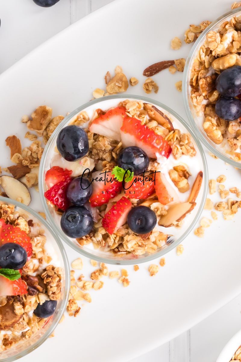 Greek Yogurt Parfait + Granola (2 recipes) - Exclusive