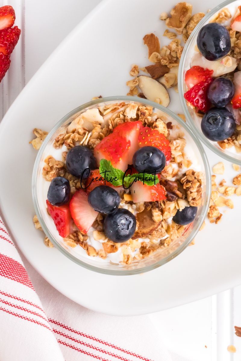 Greek Yogurt Parfait + Granola (2 recipes) - Exclusive