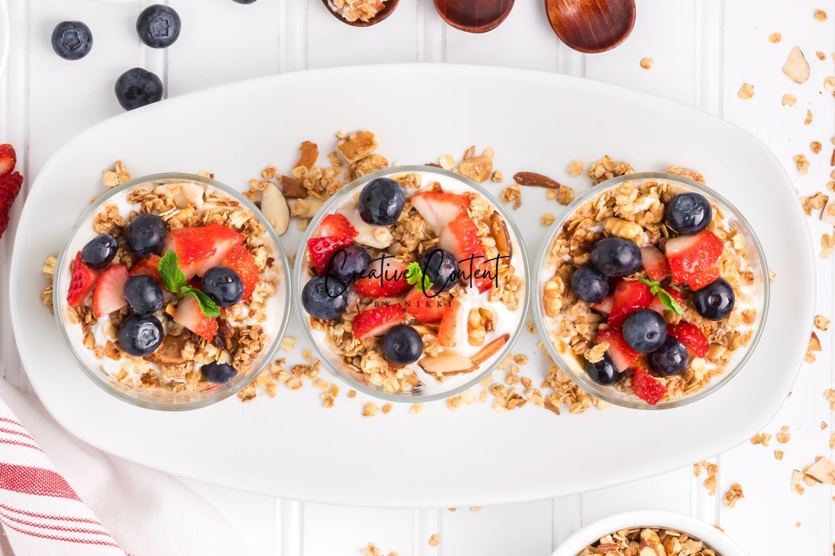 Greek Yogurt Parfait + Granola (2 recipes) - Exclusive